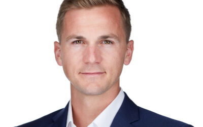 From Zoom Screen to LinkedIn Feed: One Professional Headshot, Many Uses
