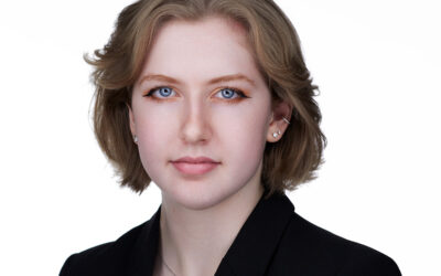How a Professional Headshot Can Help You Stand Out in a Competitive Job Market
